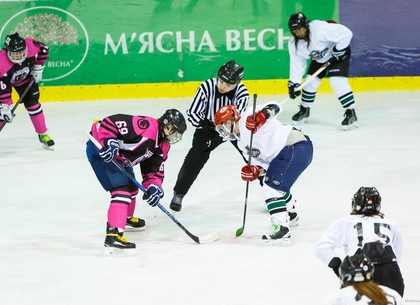 На арене «Салтовский лед» стартовал первый международный женский хоккейный турнир
