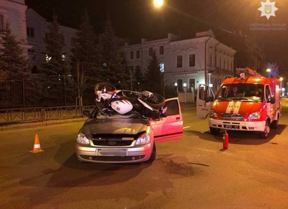 На Пушкинской мотоцикл «влетел» в автомобиль, есть пострадавшие