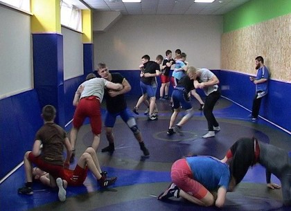 В Киевском районе открыли современный спортивный зал для занятий вольной борьбой