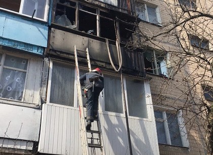 Спасатели ликвидировали пожар на втором этаже жилой 5-этажки