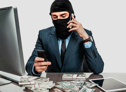В Харьковской области мужчина обманом снимал деньги с банковской карты своего знакомого