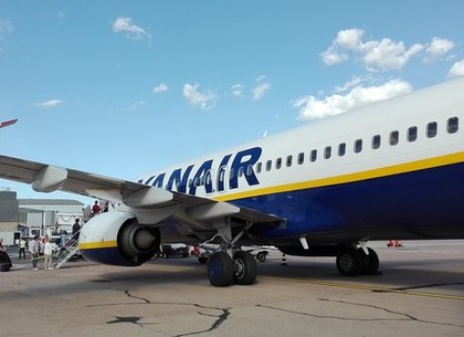 Порошенко: Ryanair может прийти в Украину раньше запланированного