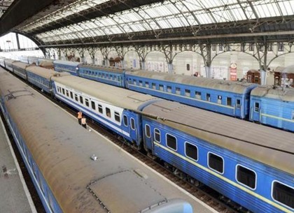 «Укрзалізниця» запускает 20 дополнительных поездов на майские праздники