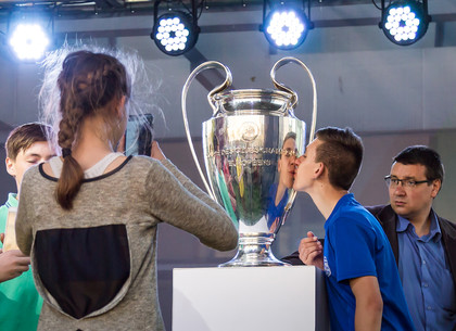 Кубок Лиги Чемпионов УЕФА на площади Конституции