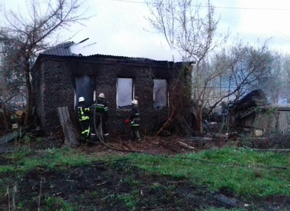 В Немышлянском районе сгорел заброшенный дом