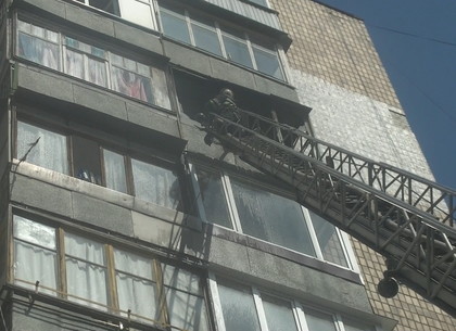 На улице Полтавский шлях горела девятиэтажка: 20 человек эвакуировали, один мужчина пострадал