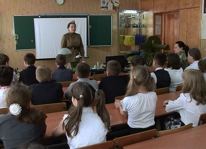 Пятиклассникам в школьном музее рассказали о воинах-освободителях Второй мировой войны (ФОТО)