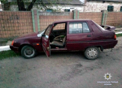 Под Харьковом угонщик выскочил из двигавшегося автомобиля