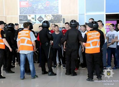 В Харькове прошли тактико-специальные учения по поддержанию общественного порядка (ФОТО)