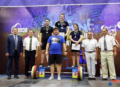 Харьковские тяжелоатлеты победили на чемпионате Украины