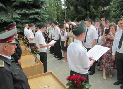 В Харькове будущие офицеры-медики приняли военную присягу