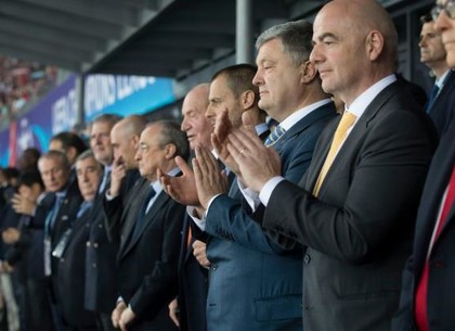 Порошенко прибыл на матч финала ЛЧ вместе с президентом УЕФА и королем Испании