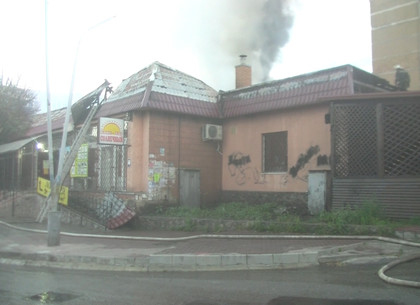 Под Харьковом сгорело огромное кафе (ФОТО)