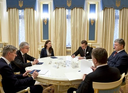Президент Украины провел встречу с Президентом Всемирного Конгресса Украинцев