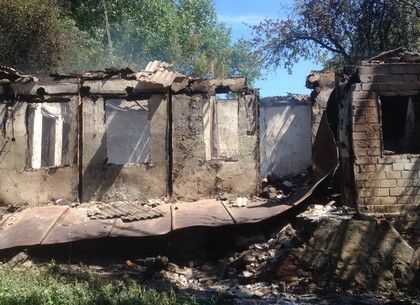 В сгоревшем деревянном доме нашли тело неизвестного (ФОТО)
