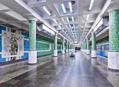 В час пик на Алексеевской линии метро остановились поезда