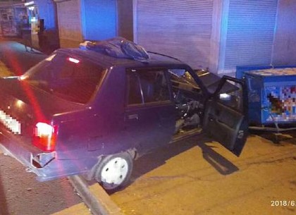 Пьяный водитель врезался в киоск на Салтовке
