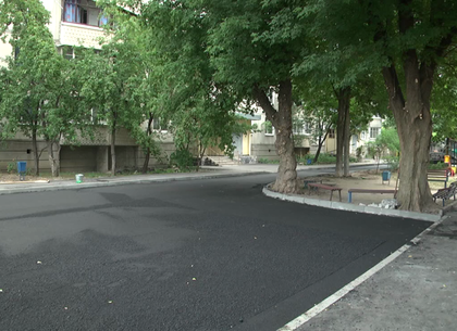 В Харькове ремонтируют внутриквартальные дороги