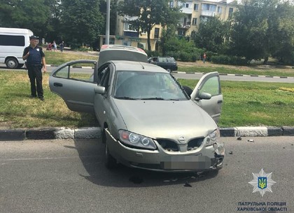 На проспекте Гагагина столкнулись фура и Nissan: есть пострадавшие (ФОТО)