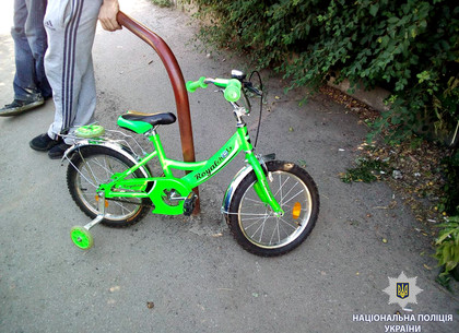 Нервный харьковчанин украл детский велосипед на Салтовке