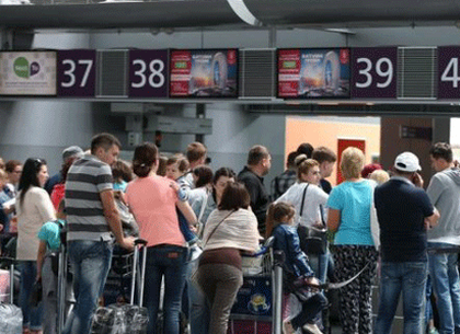 Украинцам объявили о конце авиакризиса и предложили смело лететь в отпуск