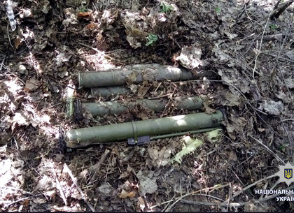 Схрон с гранатометами обнаружили в посадке под Харьковом