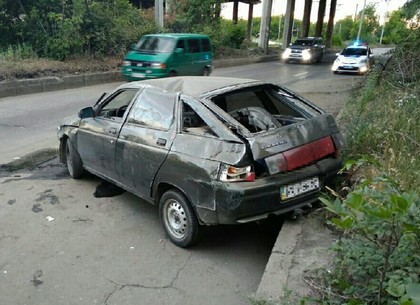 В Харькове перевернулся ВАЗ: водитель в больнице
