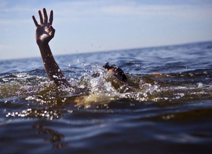 Под Харьковом утонул мужчина, еще трое получили травмы