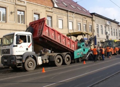 В Харькове ведутся масштабные работы по ремонту дорог
