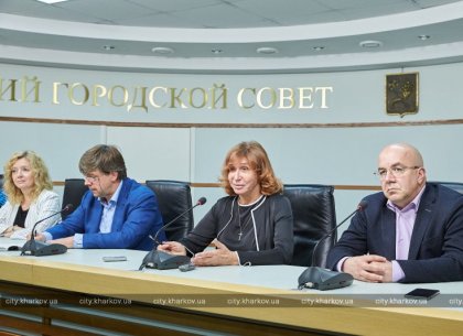 Адвокаты Геннадия Кернеса заявили о давлении на суд Полтавы и судью Антонова