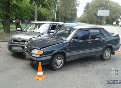 На ХТЗ два автомобиля не поделили Московский проспект