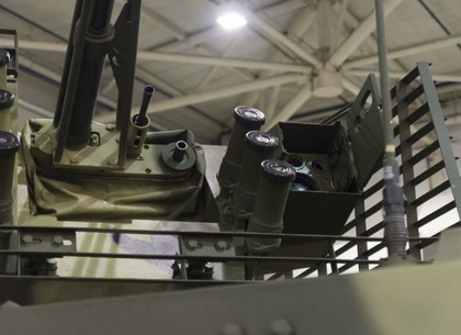 Завод Малышева начал сборку первого экспериментального корпуса БТР-4, – Порошенко (ВИДЕО)
