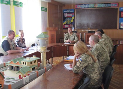 В Харьковском областном военкомате провели встречу с представителями ОБСЕ