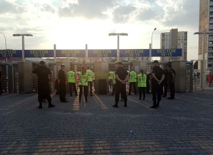 Вечером 400 правоохранителей отправятся на стадион «Металлист»