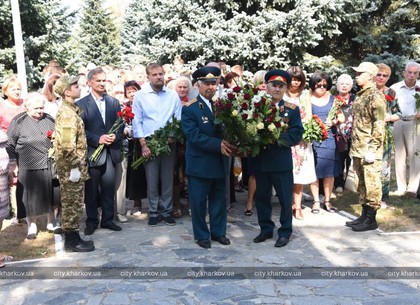 В Киевском районе возложили цветы на Аллее Славы