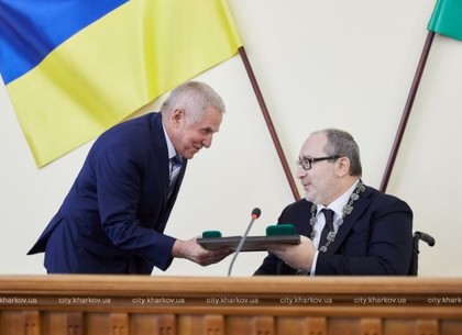 Геннадий Кернес вручил знаки отличия харьковчанам, получившим звание «Почетный гражданин города Харькова» (ФОТО)