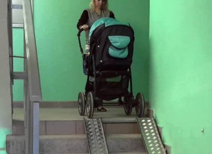 Молодые мамы и пенсионеры «заказывают» съезды для колясок в жилых домах