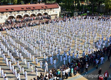 Зарядка от звезды, эстафета и концерт: в парке Горького пройдет спортивная ярмарка (ПРОГРАММА)