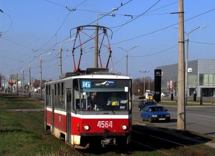На Салтовке возобновлено движение трамваев до Гидропарка
