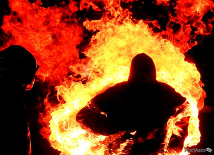 Юноша в огне: полиция высняет детали самосожжения под Харьковом