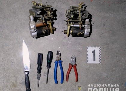 Полицейские Харькова задержали мужчину за кражу лифтового оборудования