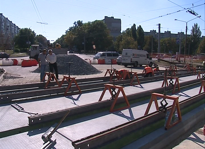 На Салтовке началась масштабная реконструкция трамвайных переездов (ФОТО)
