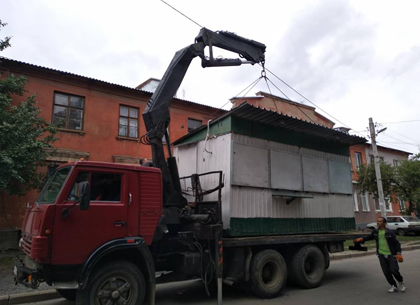 В Холодногорском районе демонтировали два киоска (ФОТО)
