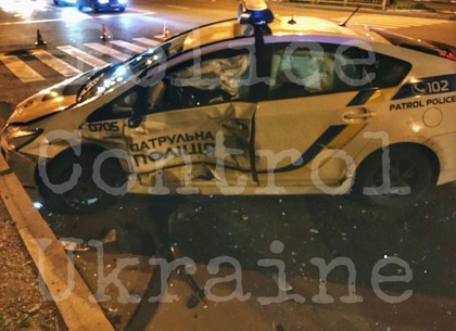 В Харькове машина патрульных попала в аварию (фото)