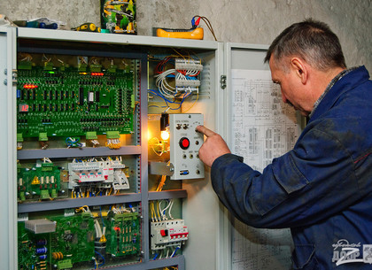 В Харькове продолжается замена лифтового оборудования