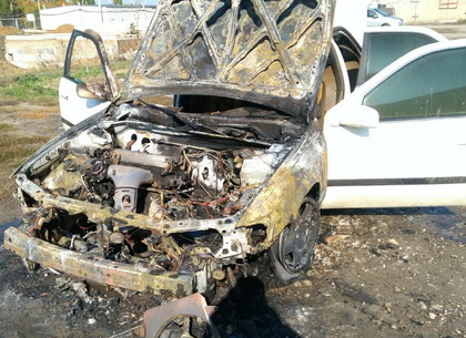 На Горизонте автомобиль вспыхнул, когда водитель нажал на газ (ФОТО)
