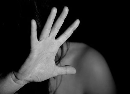 Изнасилование на Салтовке: несовершеннолетняя обвиняет собутыльника