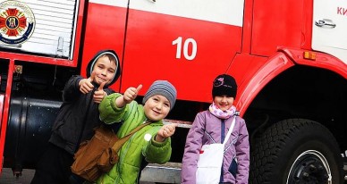 Киевский район: в игровой форме школьники получили практические навыки по ОБЖ (ФОТО)