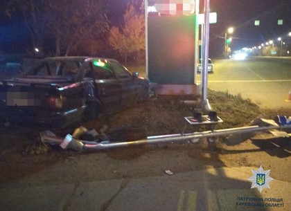 Пьяный за рулем снес светофор в Харькове