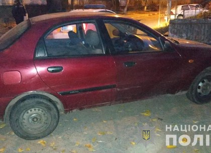 В Харькове пассажир разбил таксисту голову